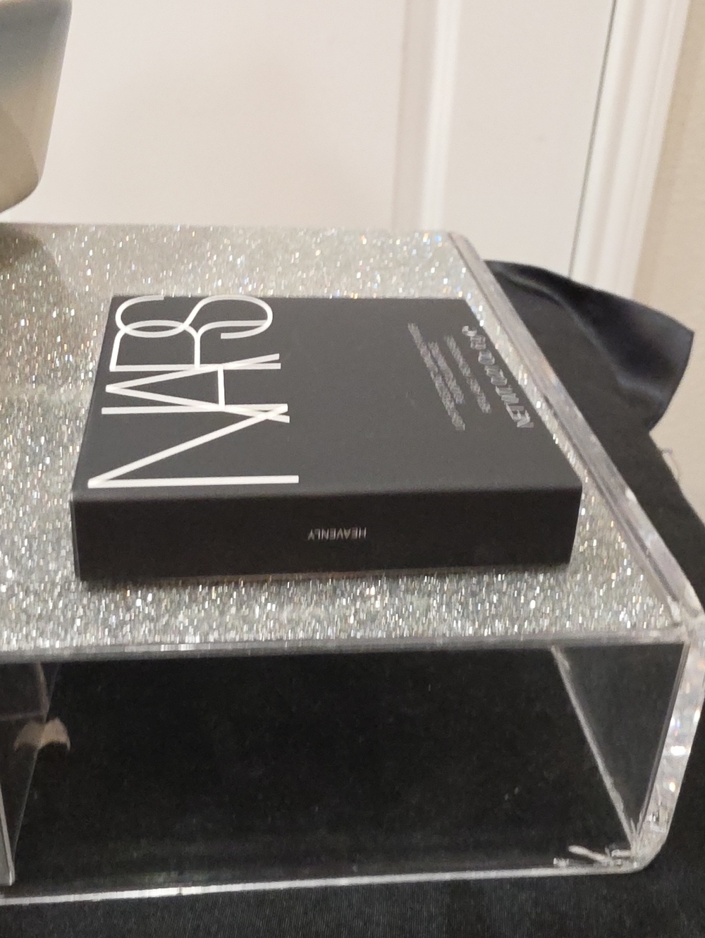 NARS Cosmetics Light Reflecting Luminizing Powder - Picture 11 of 11